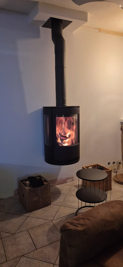Installation d'un poêle à bois par Cheminées & Poêles de Dammarie à Dammarie-les-Lys